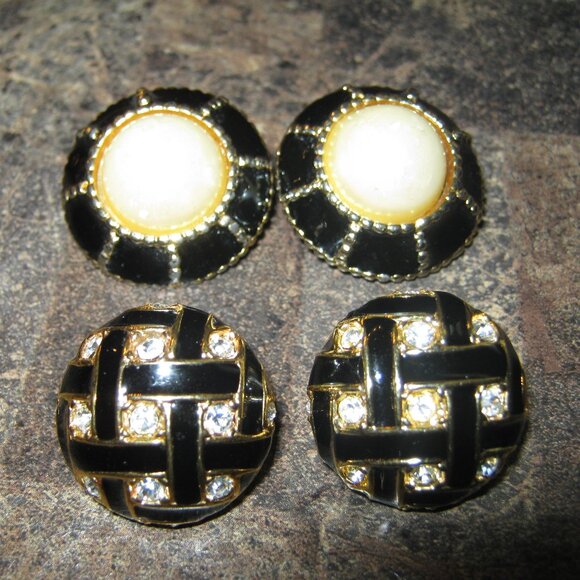 Designer Inspired Vintage Clip Earrings - Picture 1 of 4